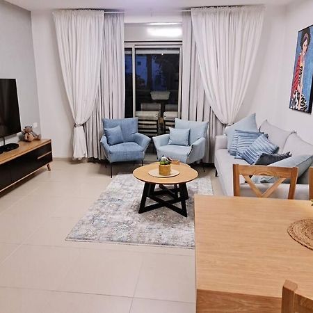 מרחק נגיעה בתקווה Apartment Petach Tikva Екстериор снимка